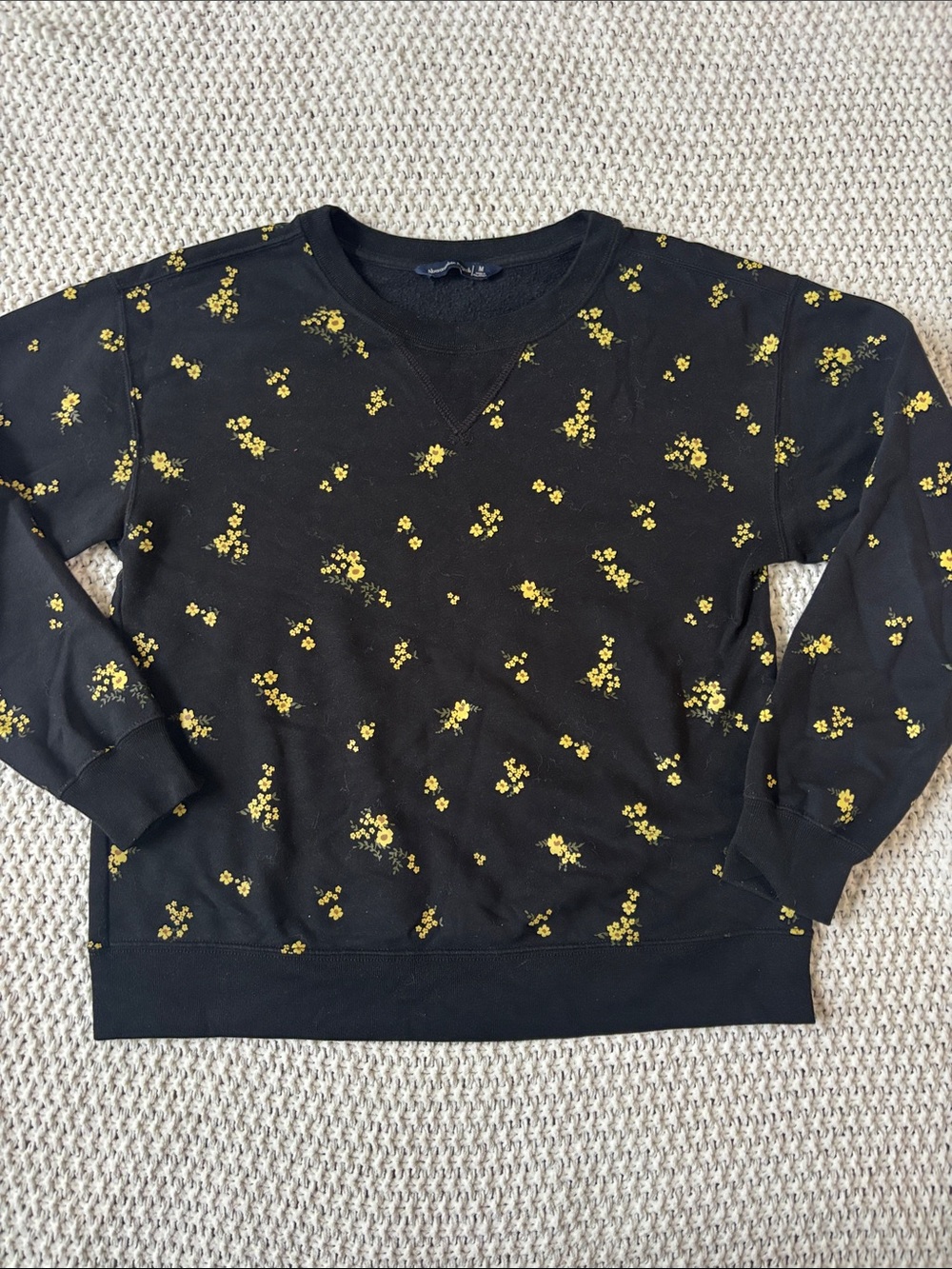Abercrombie & Fitch Black Crewneck Ditsy Floral Sweatshirt medium